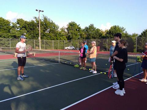 Coach Matthew teaching clinics for Tennis Nashville Meetup